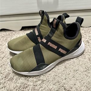 Puma Prowl Slip On Training Shoes; size 8.5